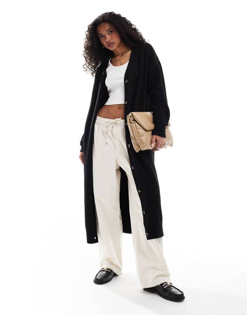 ASOS DESIGN - Maxi-Strickjacke in Schwarz von ASOS DESIGN