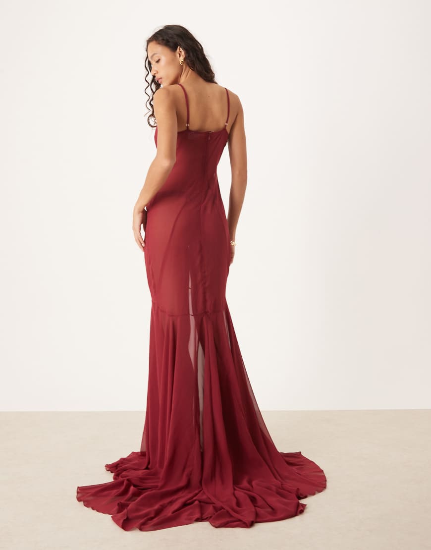 ASOS DESIGN - Maxi-Trägerkleid in Burgunderrot aus Chiffon im Cutwork-Design von ASOS DESIGN