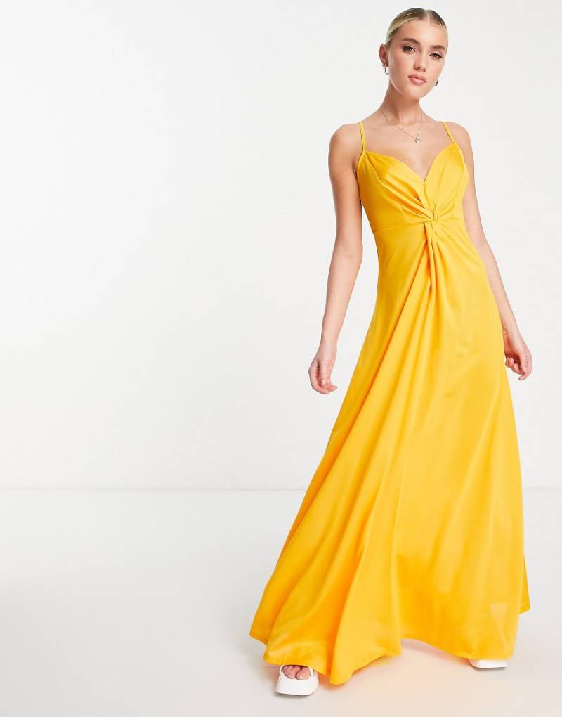 ASOS DESIGN - Maxi-Trägerkleid in Safrangelb mit verdrehter Vorderseite - YELLOW von ASOS DESIGN