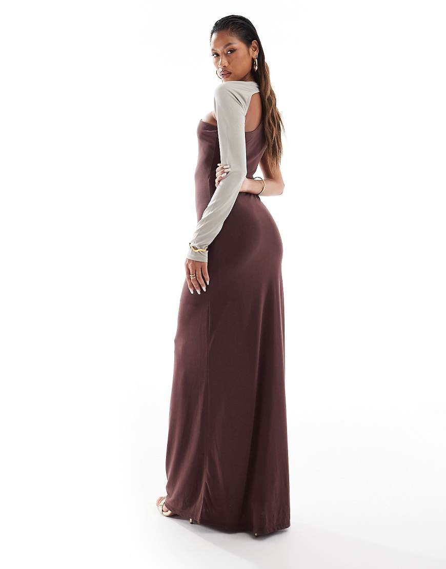 ASOS DESIGN - Maxi-Wickelkleid in Schokoladenbraun mit Farbblock-Design und Metall-Besatz von ASOS DESIGN