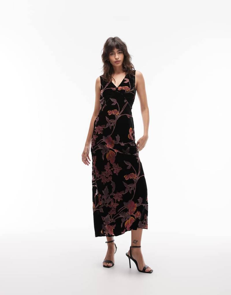 ASOS DESIGN - Maxikleid aus Ausbrennersamt mit V-Ausschnitt und Blumenmuster in Schwarz und Rosa von ASOS DESIGN