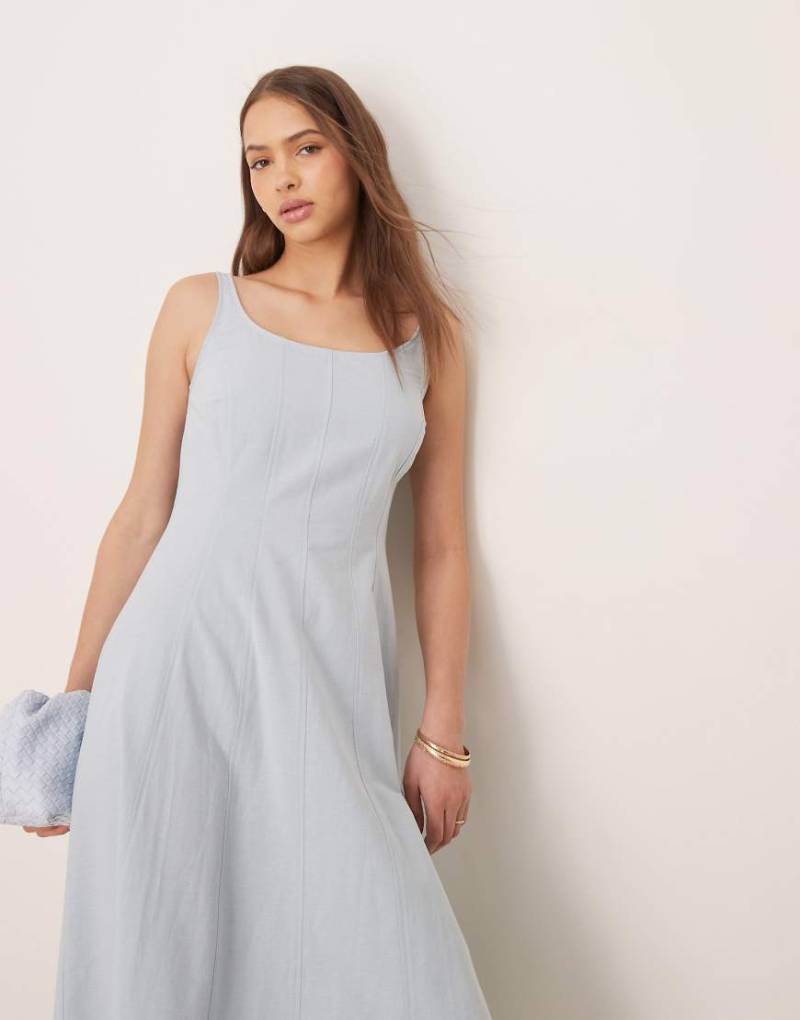 ASOS DESIGN - Maxikleid aus Baumwoll-Leinen in verwaschenem Blau mit eckigem Ausschnitt und Ziernaht von ASOS DESIGN