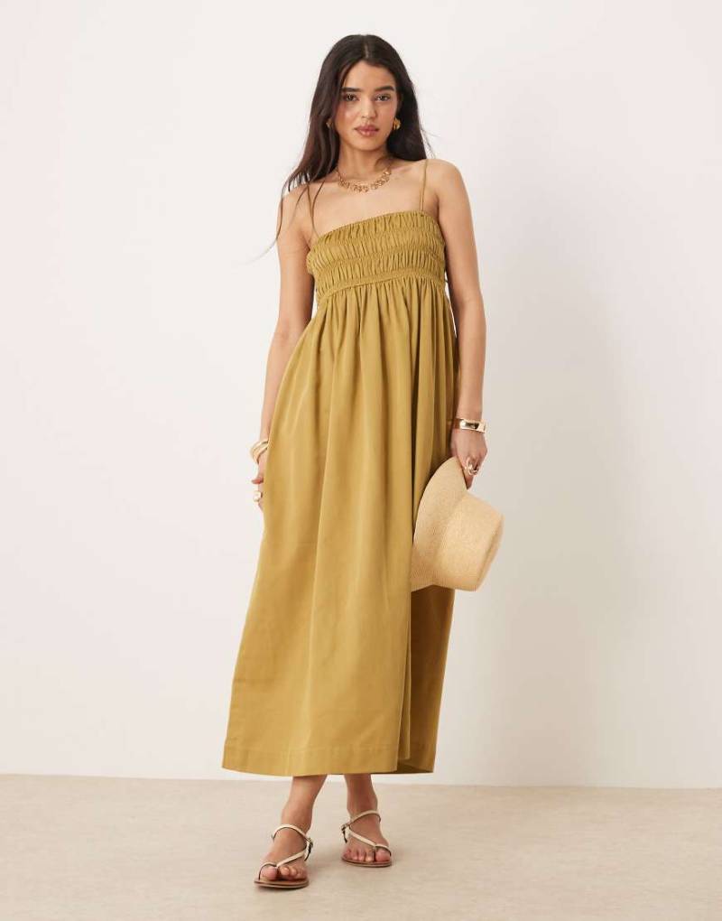 ASOS DESIGN - Maxikleid aus Baumwoll-Satin in Moos mit gesmoktem Dekolleté-Grün von ASOS DESIGN