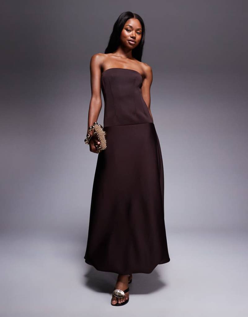 ASOS DESIGN - Maxikleid aus Baumwolle in Schokobraun mit tiefer Taille und Ballonsaum von ASOS DESIGN