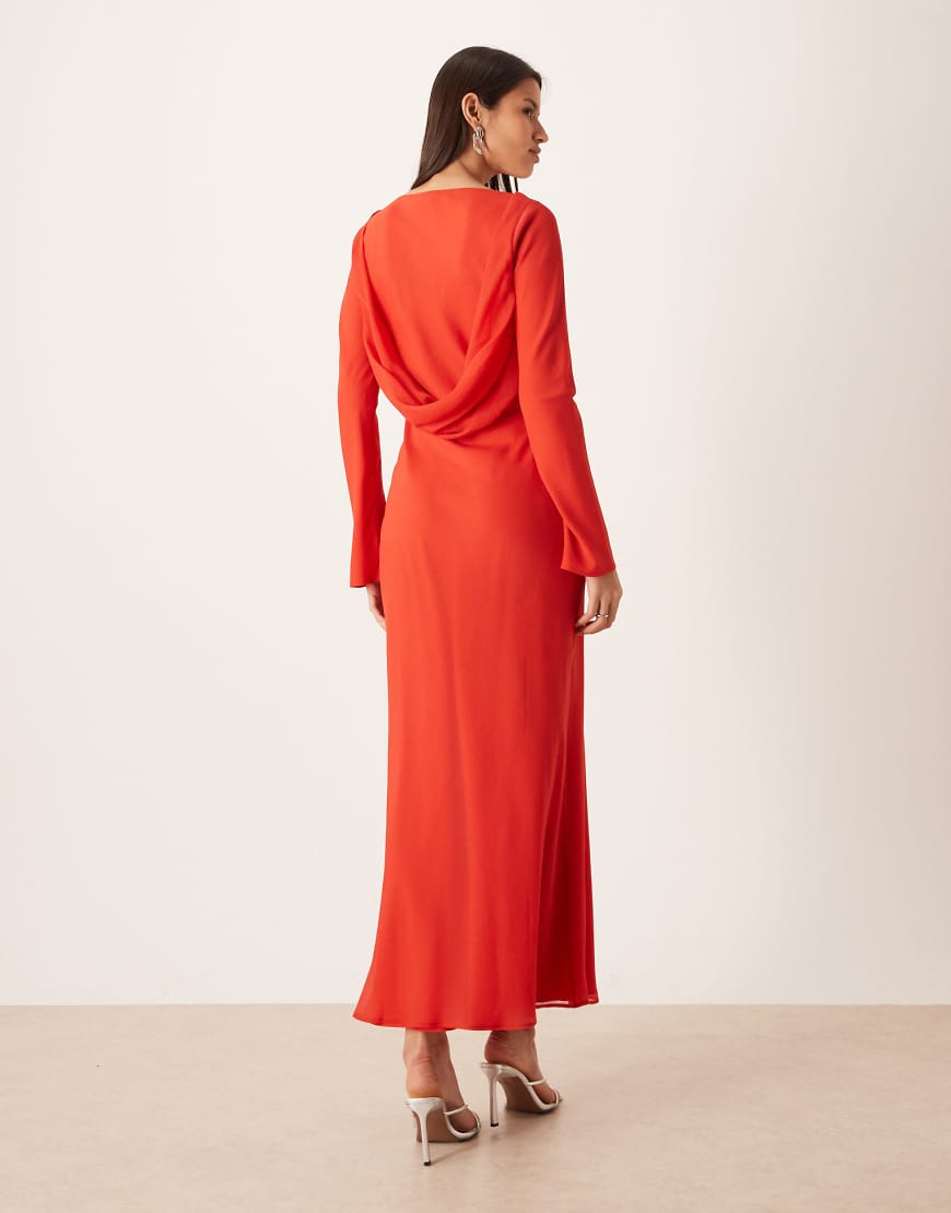 ASOS DESIGN - Maxikleid aus Chiffon in Rot mit Wasserfallausschnitt am Rücken von ASOS DESIGN