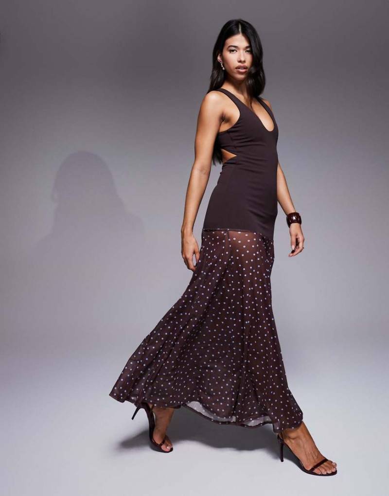 ASOS DESIGN - Maxikleid aus Krepp in Neopren-Optik mit transparentem Rock mit Polka Dots-Bunt von ASOS DESIGN