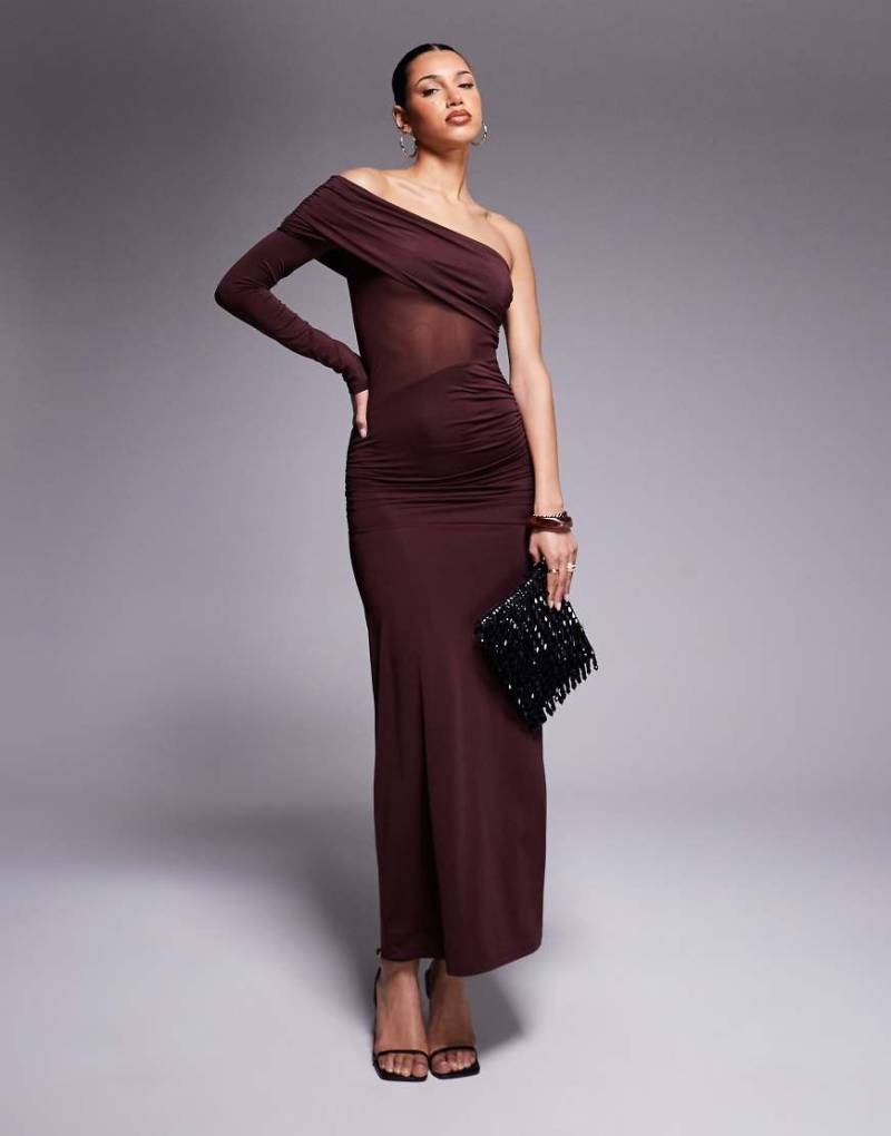 ASOS DESIGN - Maxikleid aus Netzstoff in Braun mit One-Shoulder-Ärmel und Cut-out-Design von ASOS DESIGN