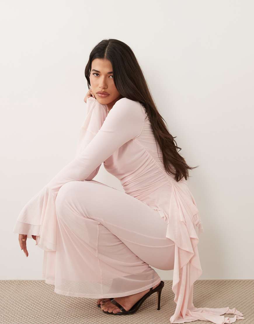 ASOS DESIGN - Maxikleid aus Netzstoff in Rosa mit Raffung und Rüschendetails von ASOS DESIGN