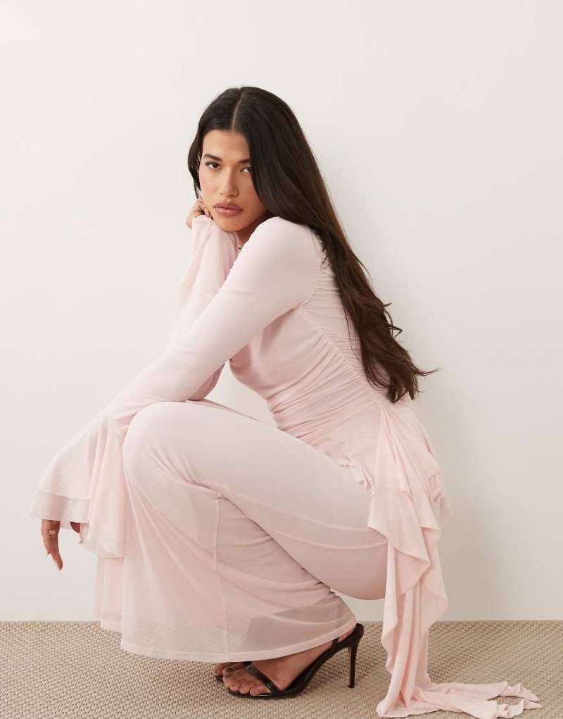 ASOS DESIGN - Maxikleid aus Netzstoff in Rosa mit Raffung und Rüschendetails von ASOS DESIGN