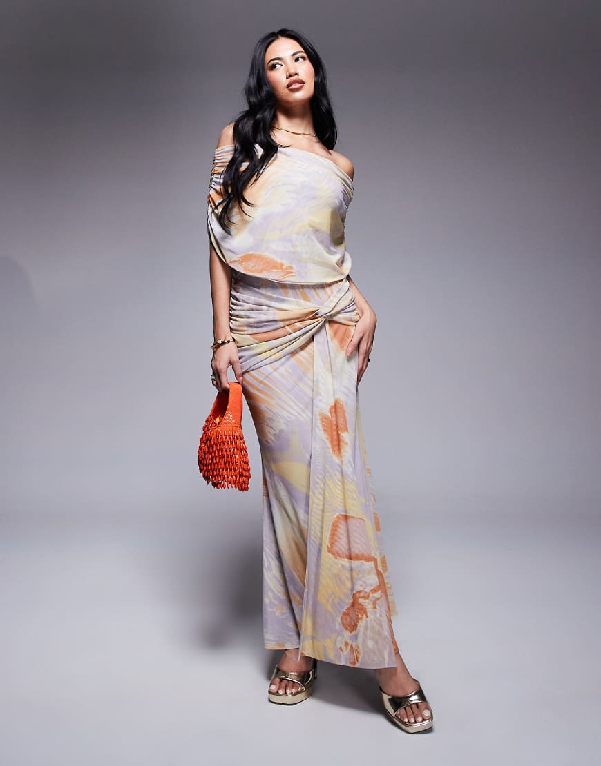 ASOS DESIGN - Maxikleid aus Netzstoff mit abstraktem Print, extremer Raffung am Oberteil und Drapierung-Bunt von ASOS DESIGN
