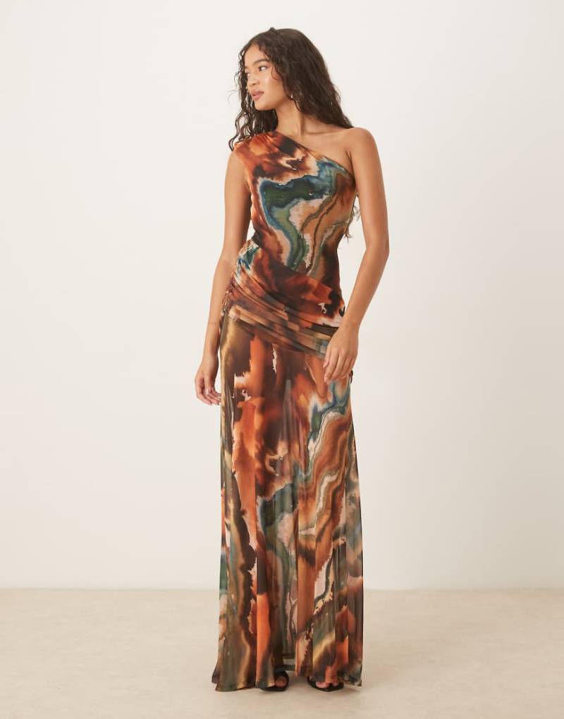 ASOS DESIGN - Maxikleid aus Netzstoff mit weitem Rock, One-Shoulder-Träger, Raffung und marmoriertem Muster-Bunt von ASOS DESIGN