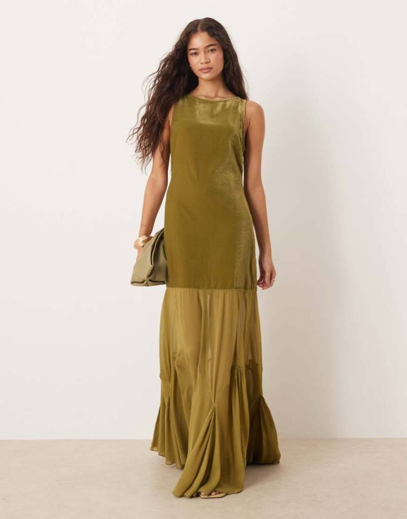 ASOS DESIGN - Maxikleid aus Samt in Olivgrün mit tiefer Taille und transparentem Godet-Rock von ASOS DESIGN