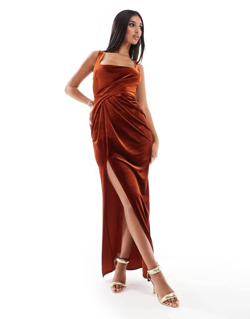 ASOS DESIGN - Maxikleid aus Samt in Rostrot mit tiefem, eckigem Ausschnitt und drapiertem Rock von ASOS DESIGN