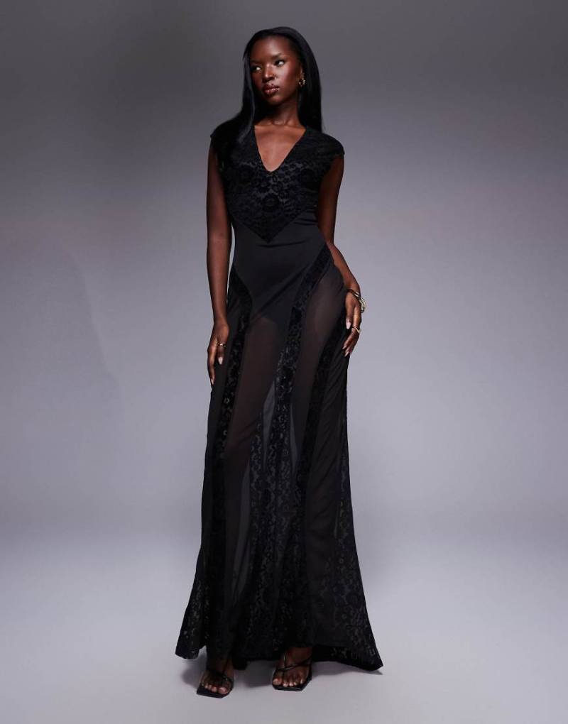 ASOS DESIGN - Maxikleid aus Samt und Spitze in Schwarz mit tiefem Ausschnitt, transparentem Rock und tiefem Rückenausschnitt von ASOS DESIGN