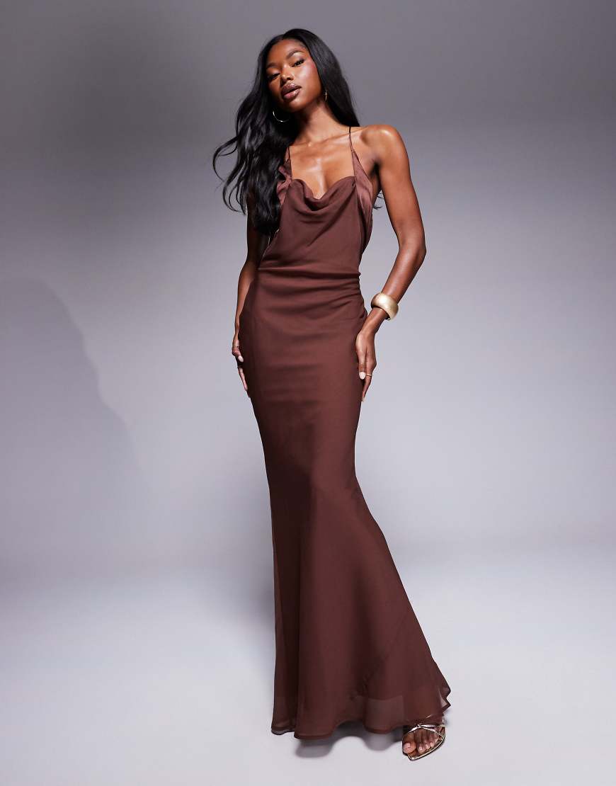 ASOS DESIGN - Maxikleid aus Satin-Chiffon-Mix in Schokobraun mit asymmetrischem Wasserfallausschnitt ASOS DESIGN - Maxikleid aus Satin-Chiffon-Mix in Schokobraun mit asymmetrischem Wasserfallausschnitt von ASOS DESIGN