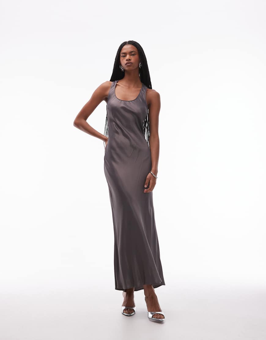 ASOS DESIGN - Maxikleid aus Satin in Anthrazit mit U-Ausschnitt-Grau von ASOS DESIGN