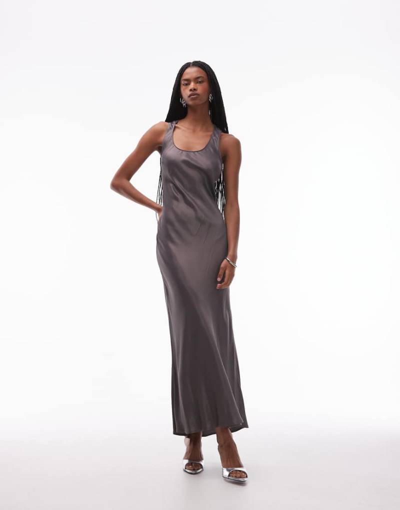ASOS DESIGN - Maxikleid aus Satin in Anthrazit mit U-Ausschnitt-Grau von ASOS DESIGN