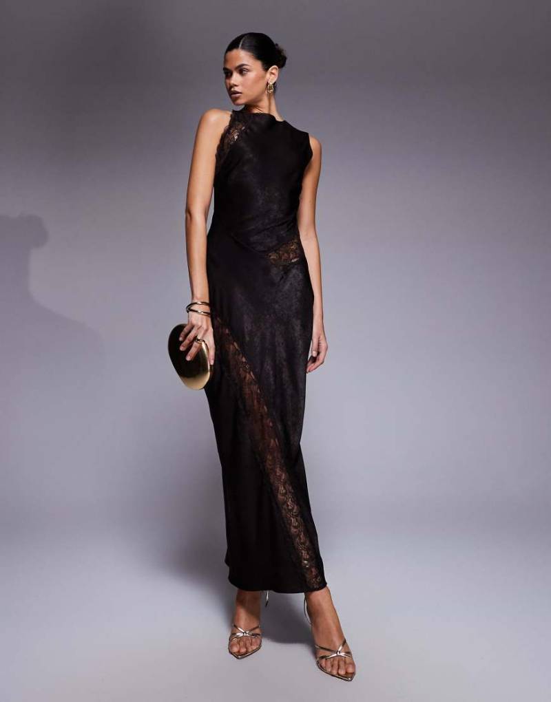 ASOS DESIGN - Maxikleid aus Satin in Schokobraun mit Schrägschnitt, Spitzendetail und U-Boot-Ausschnitt-Brown von ASOS DESIGN