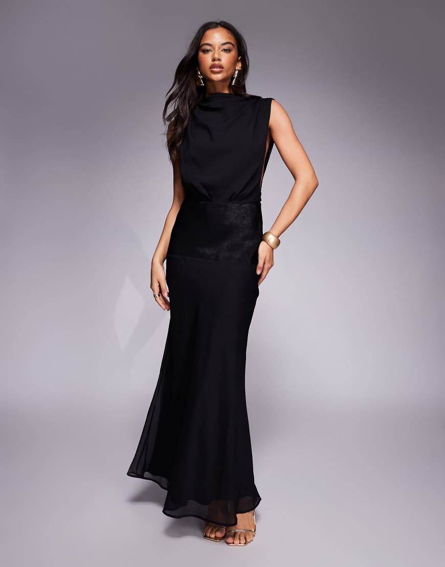 ASOS DESIGN - Maxikleid aus Satin in Schwarz mit Bahnendesign und Stehkragen von ASOS DESIGN