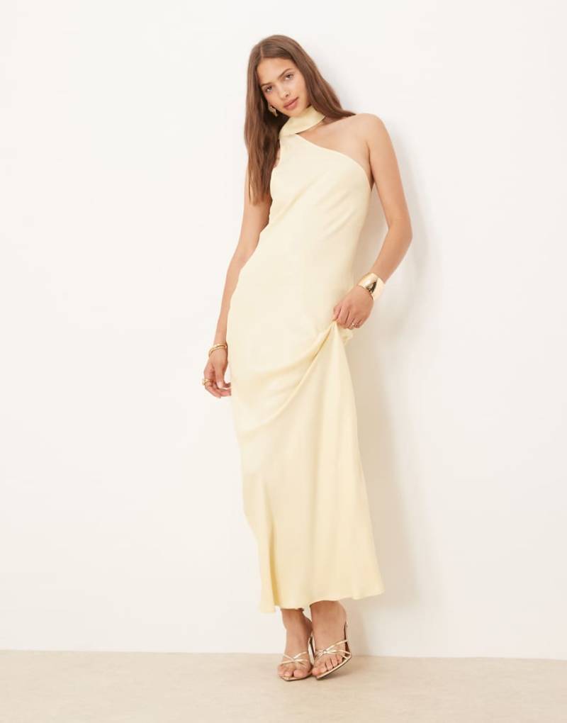 ASOS DESIGN - Maxikleid aus Satin in sanftem Gelb mit One-Shoulder-Träger von ASOS DESIGN