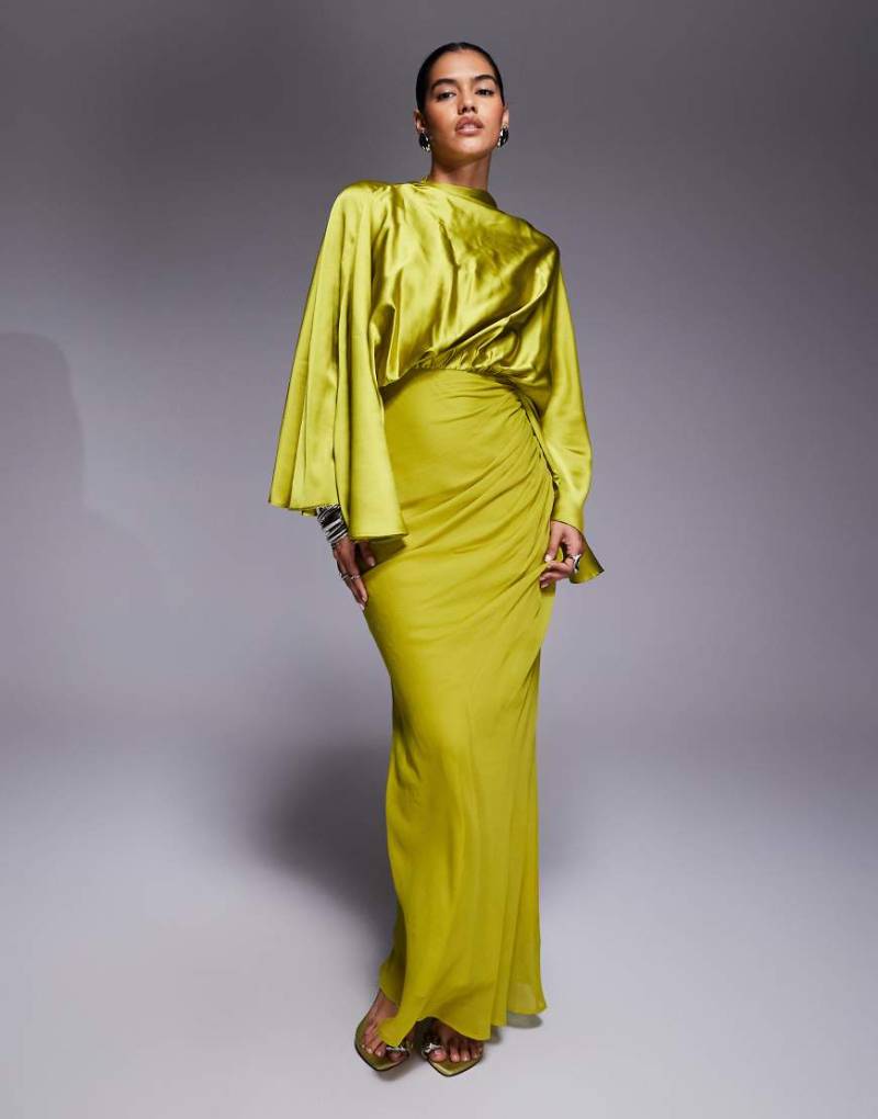 ASOS DESIGN - Maxikleid aus Satin und Chiffon in Limettengrün mit ausgestellten Ärmeln und drapiertem Rock von ASOS DESIGN