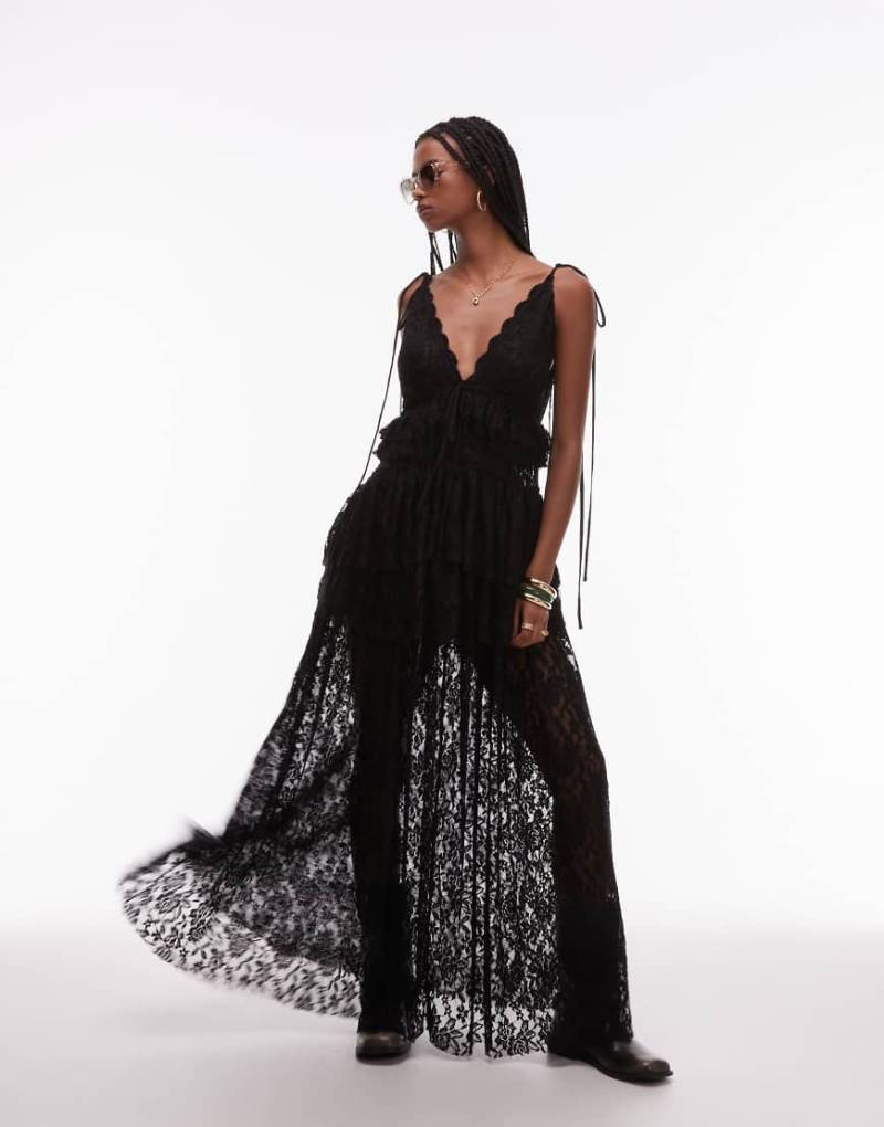ASOS DESIGN - Maxikleid aus Spitze in Schwarz mit Rüschen von ASOS DESIGN
