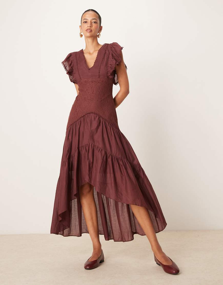 ASOS DESIGN - Maxikleid aus Voile-Spitze-Mix in Burgunderrot ASOS DESIGN - Maxikleid aus Voile-Spitze-Mix in Burgunderrot von ASOS DESIGN