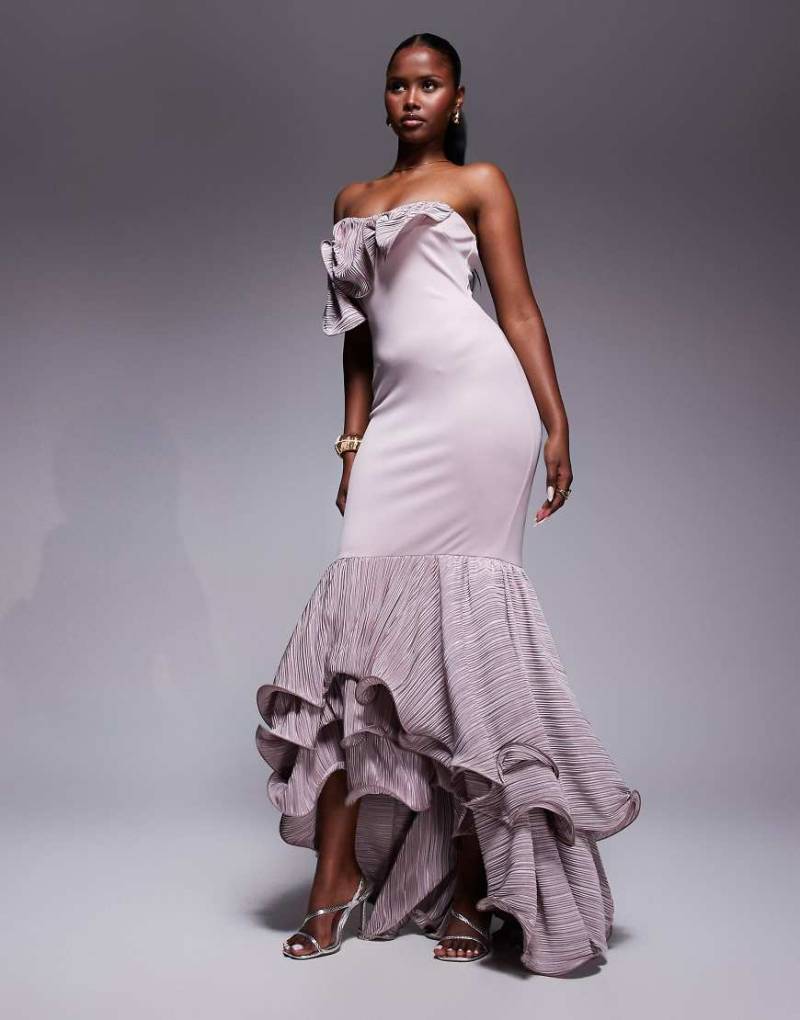 ASOS DESIGN - Premium - Maxikleid aus neoprenartigem Stoff in Zartrosa mit Plissee-Rüschen von ASOS DESIGN