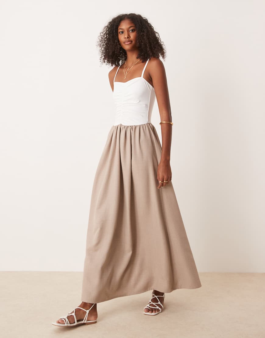 ASOS DESIGN - Maxikleid im Zweiteiler-Look in neutralen Farben mit gerafftem Oberteil und tiefer Taille ASOS DESIGN - Maxikleid im Zweiteiler-Look in neutralen Farben mit gerafftem Oberteil und tiefer Taille von ASOS DESIGN