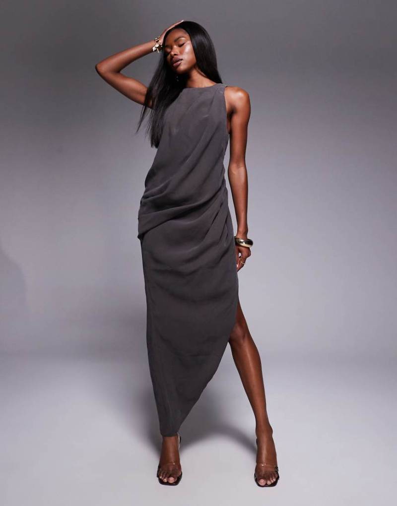 ASOS DESIGN - Maxikleid in Anthrazit mit asymmetrischem Saum und drapiertem Design-Grau von ASOS DESIGN