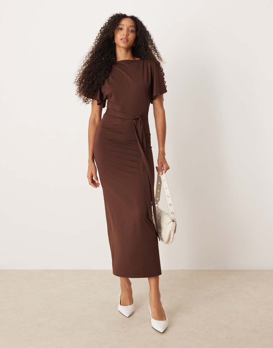 ASOS DESIGN - Maxikleid in Braun mit Flügelärmeln und gebundener Rückseite-Brown von ASOS DESIGN