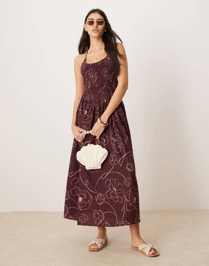 ASOS DESIGN - Maxikleid in Burgunderrot mit Blumenprint und Knitterstruktur, hinten überkreuzten Trägern und U-Ausschnitt-Bunt von ASOS DESIGN