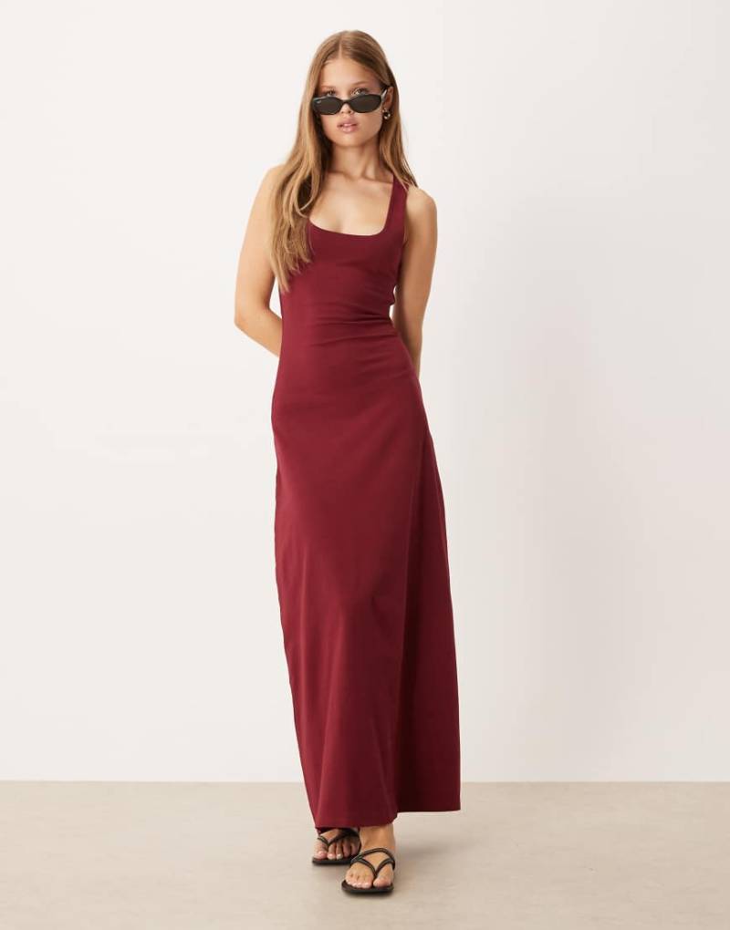 ASOS DESIGN - Maxikleid in Burgunderrot mit Ringerrücken und U-Ausschnitt von ASOS DESIGN