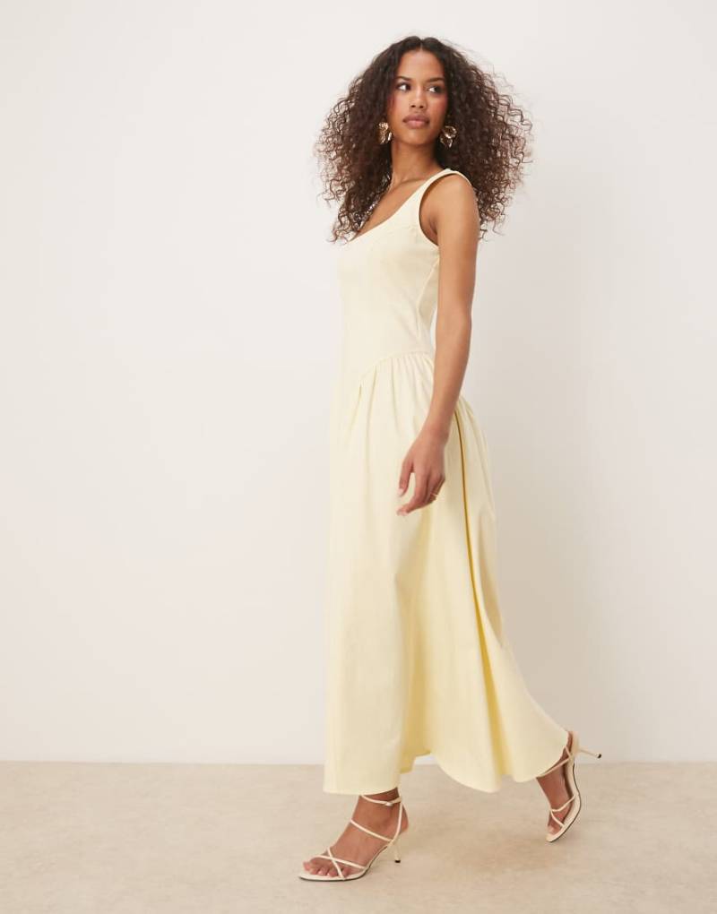 ASOS DESIGN - Maxikleid in Buttermilchgelb mit Korsett-Nahtdetail von ASOS DESIGN