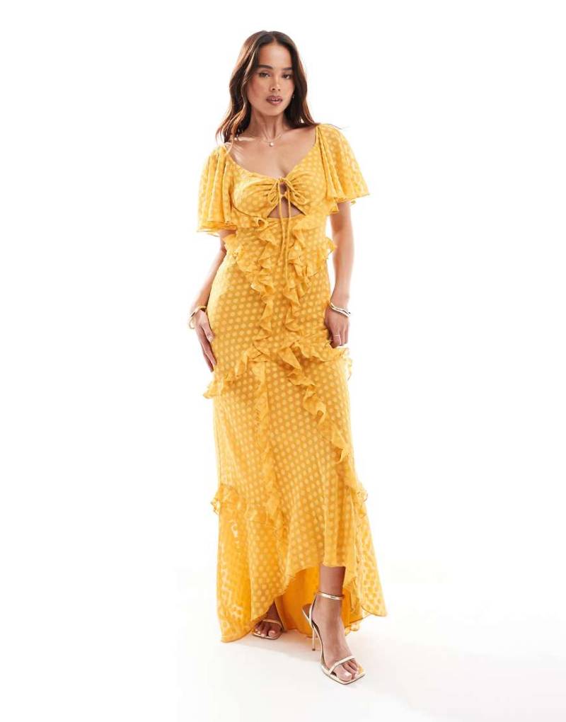 ASOS DESIGN - Maxikleid in Dunkelgelb mit Flatterärmeln, Rüschen, Cut-out und strukturiertem Punktemuster von ASOS DESIGN