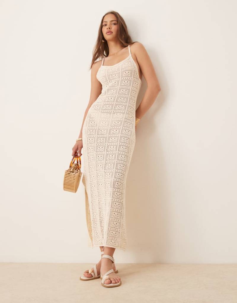 ASOS DESIGN - Maxikleid in Ecru aus Häkelstrick-Weiß von ASOS DESIGN