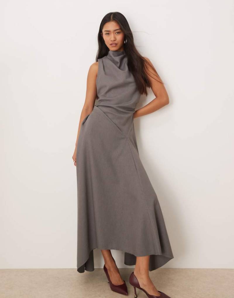ASOS DESIGN - Maxikleid in Grau mit drapiertem, hohem Ausschnitt und Zipfelsaum von ASOS DESIGN