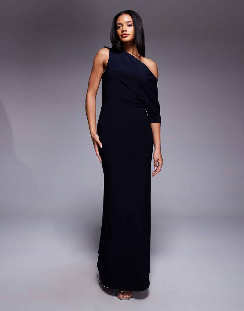 ASOS DESIGN - Maxikleid in Marineblau mit One-Shoulder-Träger und drapiertem Cape-Design von ASOS DESIGN
