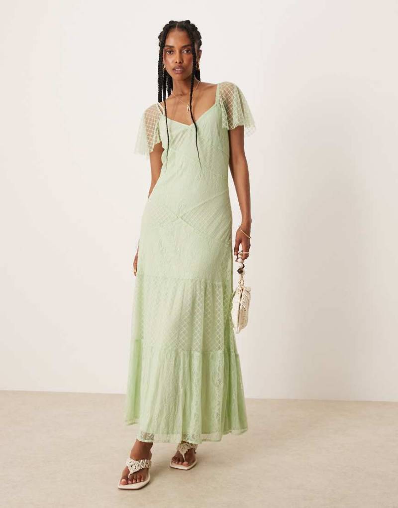 ASOS DESIGN - Maxikleid in Minzgrün mit Flatterärmeln und Spitzeneinsätzen von ASOS DESIGN