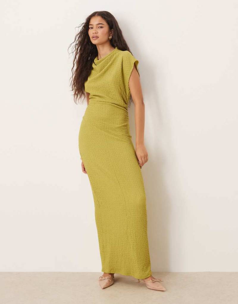 ASOS DESIGN - Maxikleid in Olivgrün mit überschnittenen Ärmeln von ASOS DESIGN