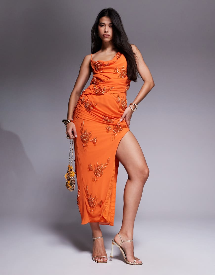 ASOS DESIGN - Maxikleid in Orange mit Cut-out, drapiertem Detail und Blumenverzierung ASOS DESIGN - Maxikleid in Orange mit Cut-out, drapiertem Detail und Blumenverzierung von ASOS DESIGN