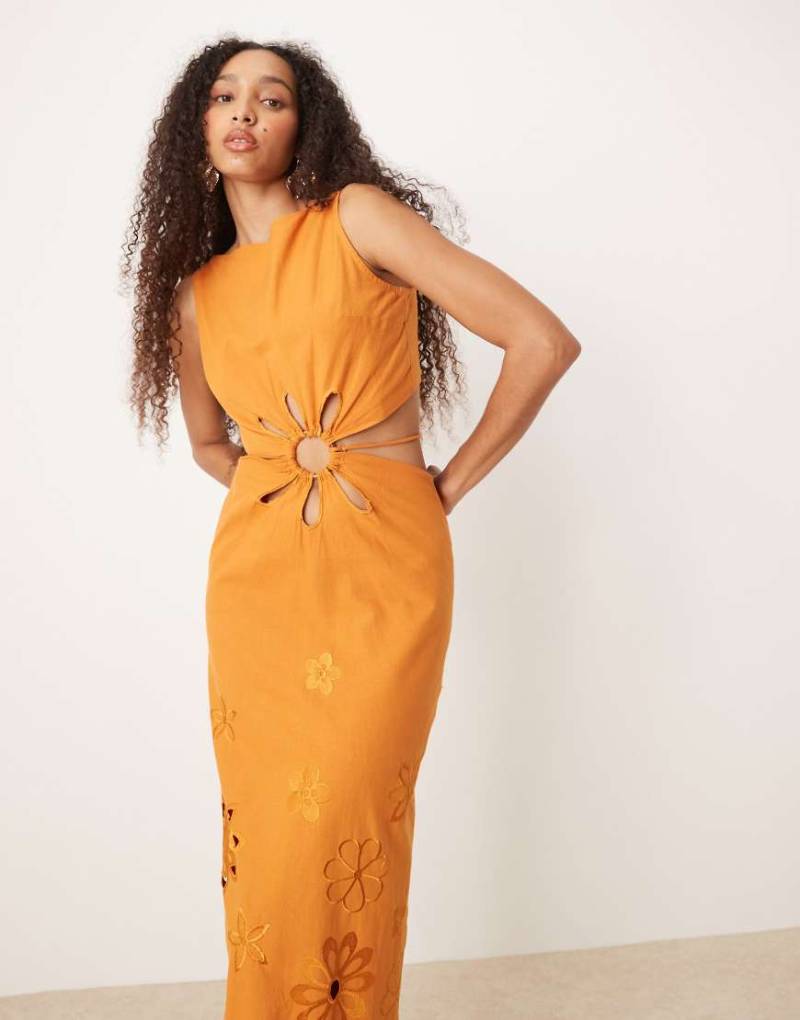 ASOS DESIGN - Maxikleid in Orange mit blumenförmiger Lochstickerei von ASOS DESIGN