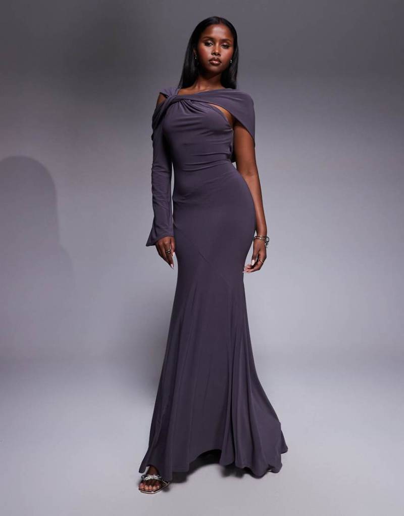 ASOS DESIGN - Maxikleid in Schiefergrau mit verdrehtem Detail und einem Ärmel-Silber von ASOS DESIGN