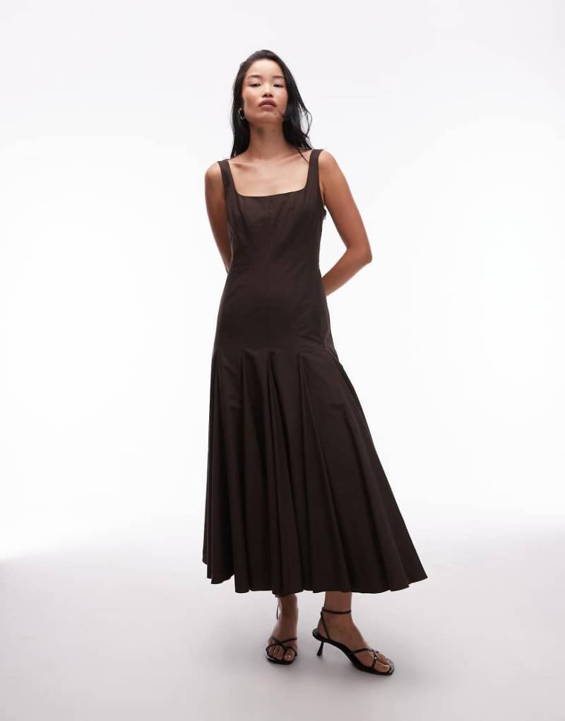 ASOS DESIGN - Maxikleid in Schokobraun mit Nahtdetails und eingesetzten Bahnen-Brown von ASOS DESIGN