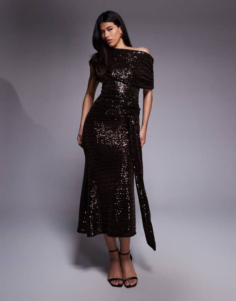 ASOS DESIGN - Maxikleid in Schokobraun mit Pailletten, extremer Raffung am Oberteil und Drapierung-Brown von ASOS DESIGN
