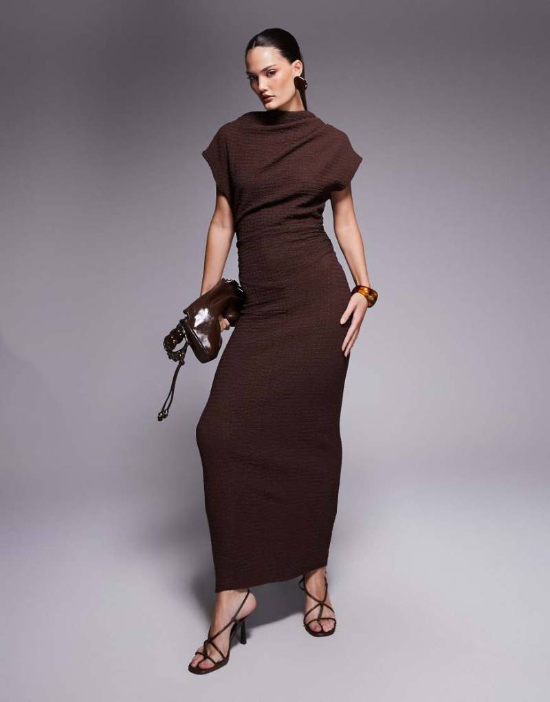 ASOS DESIGN - Maxikleid in Schokobraun mit überschnittenen Ärmeln-Brown von ASOS DESIGN