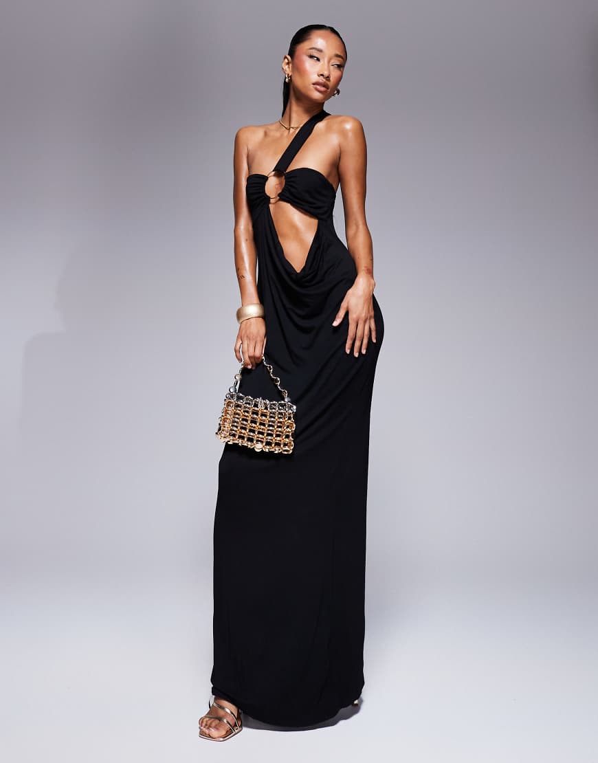 ASOS DESIGN - Maxikleid in Schwarz mit asymmetrischem Ausschnitt mit goldfarbenem Ringdesign und drapierter Taillenpartie von ASOS DESIGN