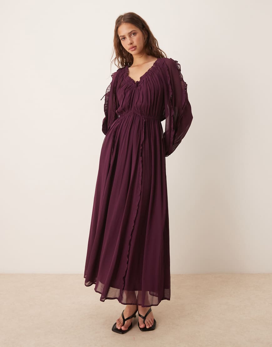ASOS DESIGN - Maxikleid in Traubenrot mit Rüschen, V-Ausschnitt und Bindebändern vorne-Blau von ASOS DESIGN