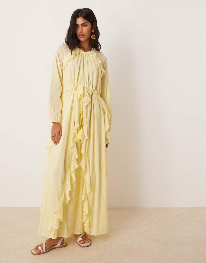 ASOS DESIGN - Maxikleid in Zitronengelb mit Rundhalsausschnitt, geraffter Taille und Rüschen ASOS DESIGN - Maxikleid in Zitronengelb mit Rundhalsausschnitt, geraffter Taille und Rüschen von ASOS DESIGN
