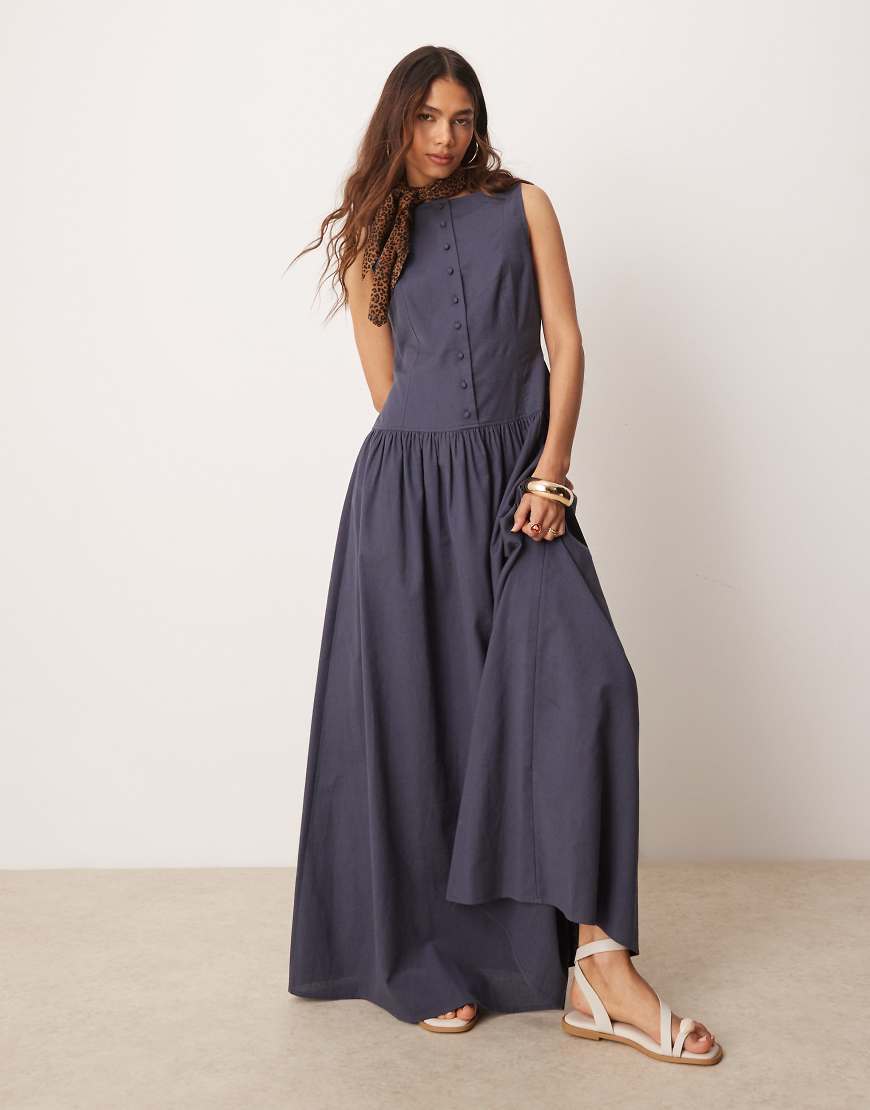 ASOS DESIGN - Maxikleid in dunklem Marineblau mit U-Boot-Ausschnitt, tief angesetzter Taille und Knopfleiste von ASOS DESIGN